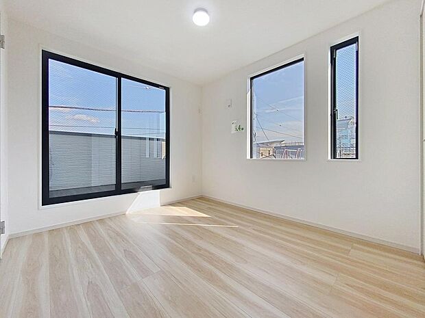 「フレキシブルに使えます」書斎としても、趣味やくつろぎのスペースとしてお使いいただけます。家族と一緒に楽しい時間を過ごす中にも、一人でくつろげる時間と場所は特別なものになります。