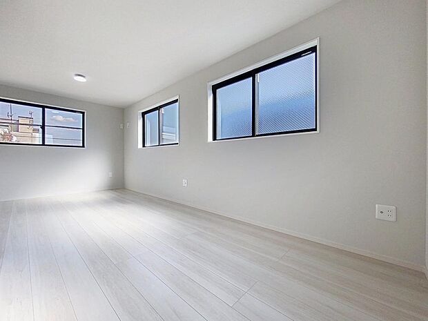 「心地よい空間」ほっと一息つけるような、安心して寛げる雰囲気の空間です。シンプルな内装は、時が経ちニーズが変わっても、フレキシブルに活用頂けます。