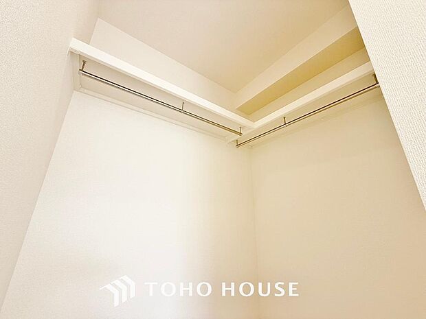 「ウォークインクローゼット」たっぷりと荷物が入るよう、ウォークインクローゼットを完備いたしました。