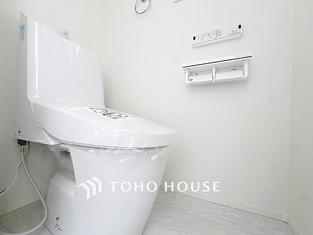 清潔な空間であって頂けますように、目に留まるだけではなく、汚れをふき取り易いフロアと壁紙をチョイス。