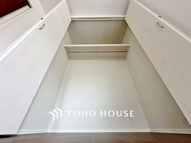 お子様のおもちゃやゴルフバック等、大きなお荷物をお持ちの方や、お荷物が多い方でも安心のスペースです。