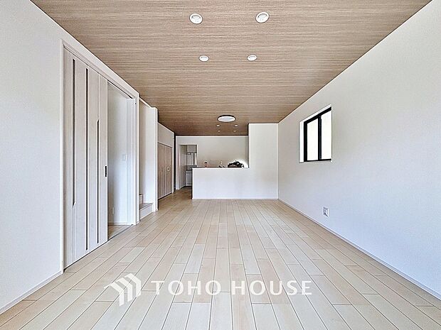 作り手の「気持ちの良いリビングでお過ごししていただきたい」という思いを感じさせます。