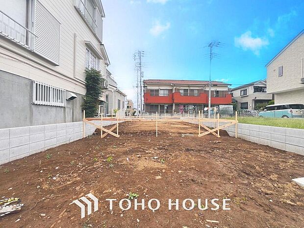 「現況」物件の陽当りや通風・仕様設備やお部屋の大きさの比較、近隣・周辺環境や街並みなど、資料には掲載していない情報が現地にはたくさんあります。　是非一度、現地をご確認ください。