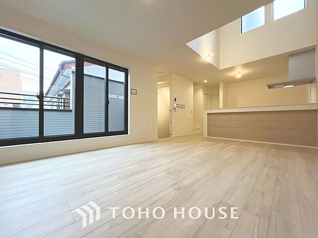 家は、ただ生活する場ではなく、笑顔の毎日、安らぎの日々のために、暮らしを愉しく、快適にする場所。