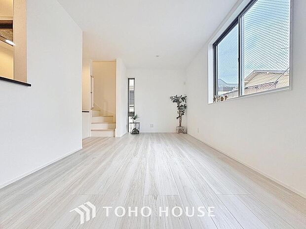 「自分らしい家造りを楽しめる」落ち着いたカラーコーディネートの室内。インテリアやファブリックで、オーナー様好みのテイストデザインを取り入れて頂けます。