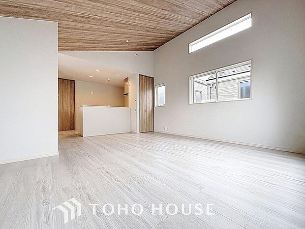 「自分らしい家造りを楽しめる」落ち着いたカラーコーディネートの室内。インテリアやファブリックで、オーナー様好みのテイストデザインを取り入れて頂けます。