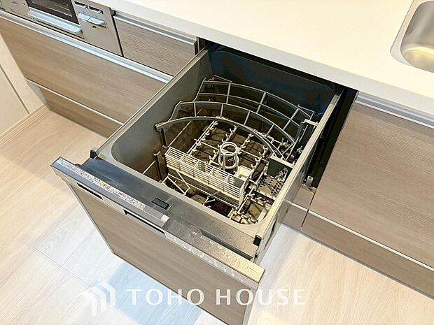 通常の手洗いでは使用出来ないほど高温のお湯や高圧水流を使うことにより汚れを効果的に落とすことができる。殺菌効果が非常に高く哺乳瓶などを使う家庭で需要が高く大変便利。