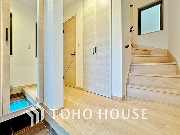 ダウンライトを使用しお洒落に演出。帰りたくなる家をテーマに設計。いつも「人」と「家」の間に・・・。