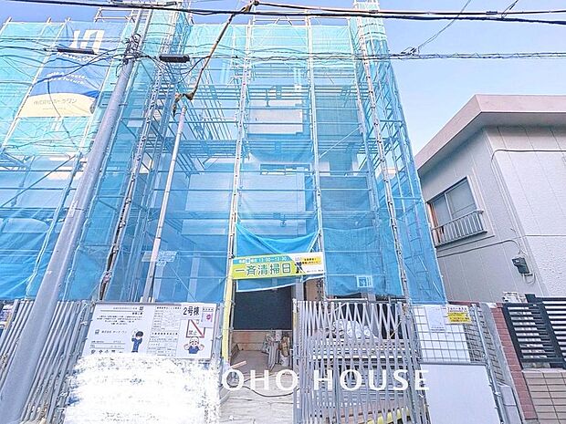 「外観」チュラルな色使いとスタイリッシュなフォルムで存在感を漂わせる街並み。都会的な外観と、雰囲気のある街並みがマッチし、新生活の情景を生み出します。