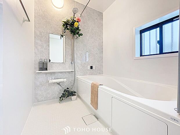 「一日の疲れをリフレッシュ。快適バスルーム。」癒しの空間バスルームです。天気に左右されずに洗濯物を乾かせる、浴室乾燥機・オートバス機能付きです。