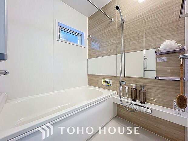 「一日の疲れをリフレッシュ。快適バスルーム。」癒しの空間バスルームです。天気に左右されずに洗濯物を乾かせる、浴室乾燥機・オートバス機能付きです。