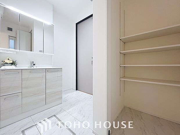 「洗面台」シンプルだからこそ使いやすい。スタンダードなデザインの洗面ボウルは清潔感あるホワイトです。