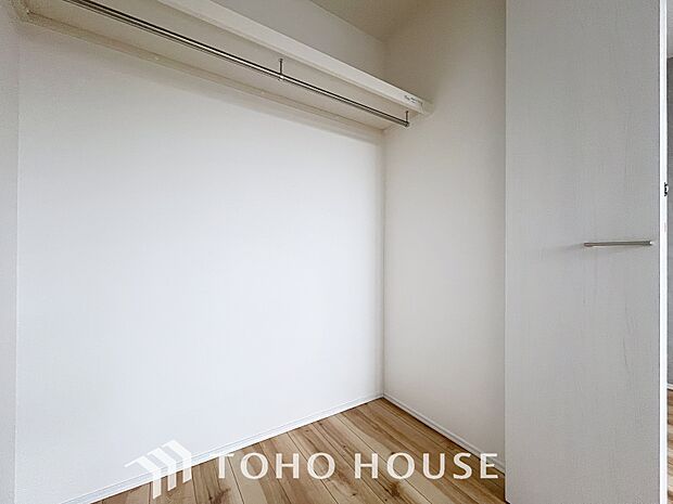 「収納豊富。」収納の多さも魅力です。使い勝手の良い収納を豊富に設置しております。居住スペースを充分に確保することができる為、ゆとりある室内で、ゆっくりとご寛ぎいただけます。