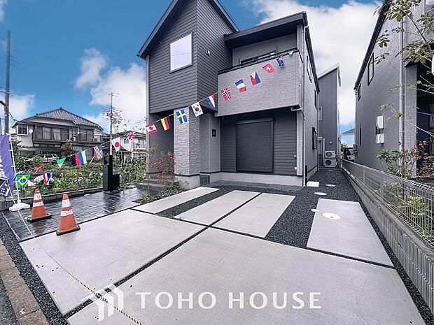 「カースペース2台」2台分の駐車スペースがあるので、お子様の自転車やバイク置き場にするスペースとしてもご利用いただけます。