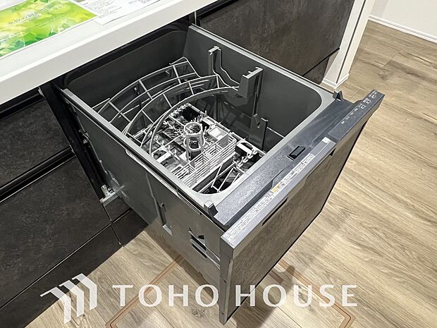 通常の手洗いでは使用出来ないほど高温のお湯や高圧水流を使うことにより汚れを効果的に落とすことができる。殺菌効果が非常に高く哺乳瓶などを使う家庭で需要が高く大変便利。