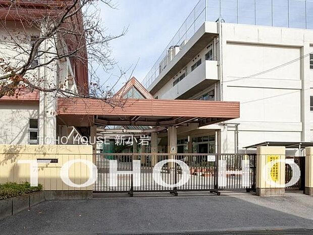 市川市立稲荷木小学校まで約573m。