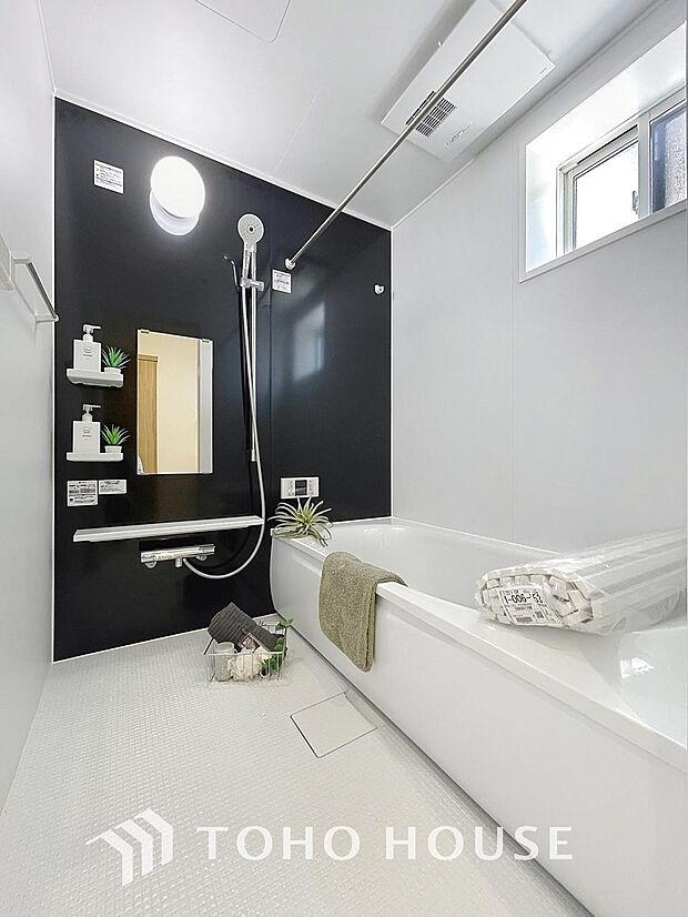 「一日の疲れをリフレッシュ。快適バスルーム。」癒しの空間バスルームです。天気に左右されずに洗濯物を乾かせる、浴室乾燥機・オートバス機能付きです。