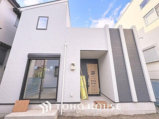 「2025年12月完成予定。香取1丁目新築戸建て。」今日も、明日も、この街で、きっと誰かがしあわせになる物語が描かれていくはずです。爽快な風も毎日やさしく頬をなででくれます。