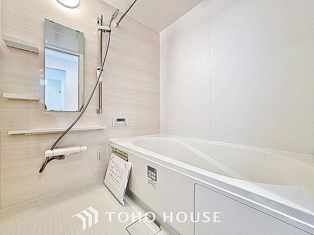 「一日の疲れをリフレッシュ。快適バスルーム。」癒しの空間バスルームです。天気に左右されずに洗濯物を乾かせる、浴室乾燥機・オートバス機能付きです。