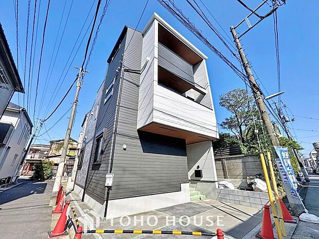 「設備・収納豊富なゆとりある4LDK。」キッチン・各居室にも収納を備え、南側にバルコニーを設置したリビングダイニング空間は約20帖の開放的な広さがあります。