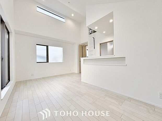 「のんびり過ごせるLDK」家族の会話や笑顔が行き交うリビングで、大きなソファやダイニングテーブルでゆったり食事をしたりくつろぎたい。そんな夢が叶えられる空間です。