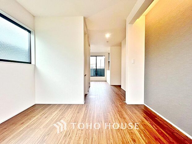 「のんびり過ごせるLDK」家族の会話や笑顔が行き交うリビングで、大きなソファやダイニングテーブルでゆったり食事をしたりくつろぎたい。そんな夢が叶えられる空間です。