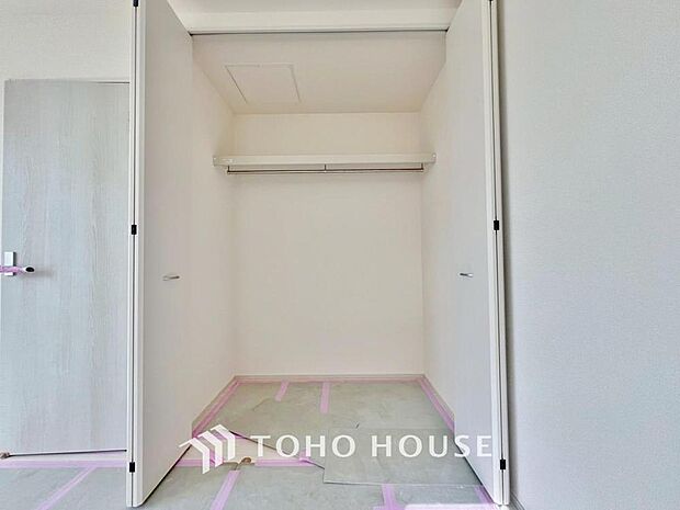 「収納完備」居室には収納スペースを完備し、自由度の高い家具の配置が叶うシンプルな空間です。