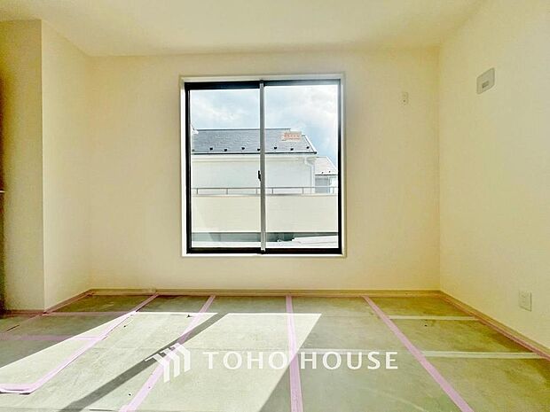 「フレキシブルに使えます」書斎としても、趣味やくつろぎのスペースとしてお使いいただけます。家族と一緒に楽しい時間を過ごす中にも、一人でくつろげる時間と場所は特別なものになります。