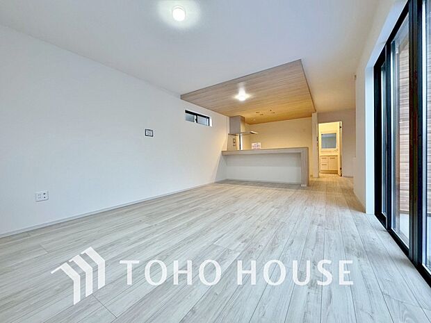 家は、ただ生活する場ではなく、笑顔の毎日、安らぎの日々のために、暮らしを愉しく、快適にする場所。