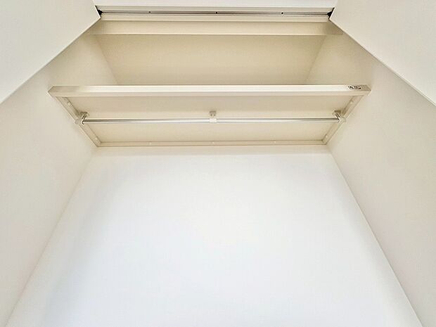 「クローゼット」