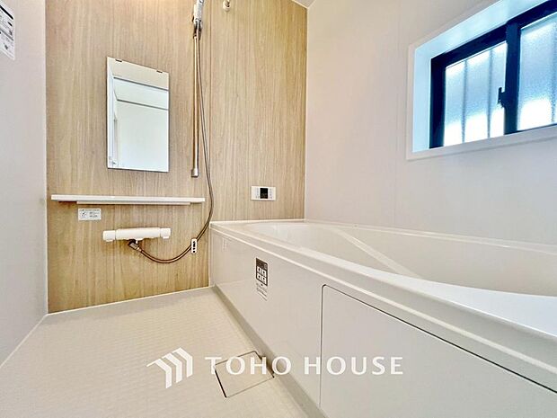 「一日の疲れをリフレッシュ。快適バスルーム。」癒しの空間バスルームです。天気に左右されずに洗濯物を乾かせる、浴室乾燥機・オートバス機能付きです。