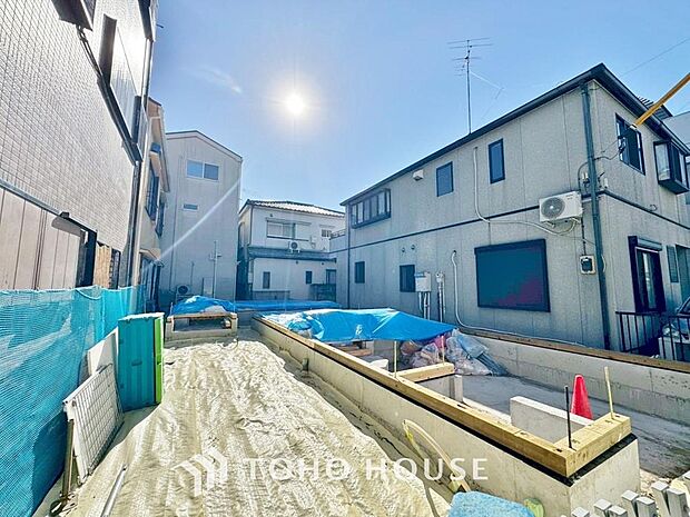 「現況」物件の陽当りや通風・仕様設備やお部屋の大きさの比較、近隣・周辺環境や街並みなど、資料には掲載していない情報が現地にはたくさんあります。 是非一度、現地をご確認ください。