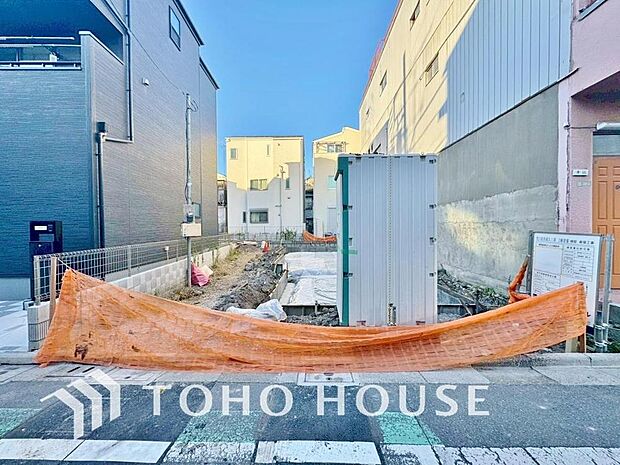 「現況」街並みや周辺の環境に呼応しながら、美しく、そして毎日の暮らしを考慮した機能性の高い住まい。