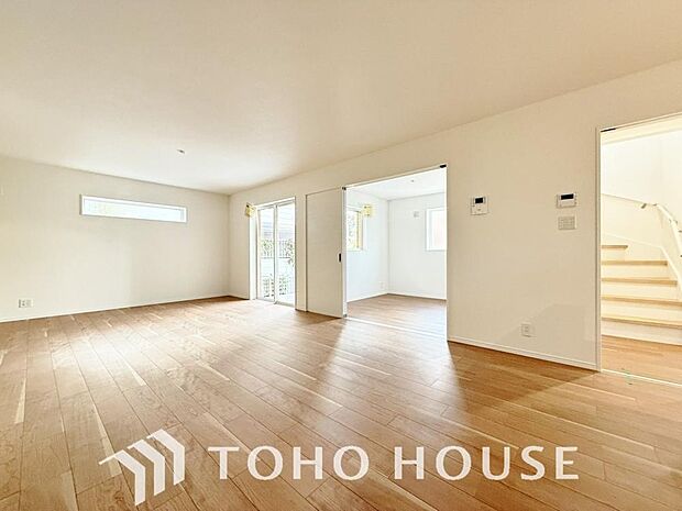 「20帖。ゆとりのLDK」広々約20帖のLDK。家族団らんの場やソファーでゆっくりとくつろぐスペースにオススメです。