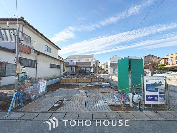 「現況」今日も、明日も、この街で、きっと誰かがしあわせになる物語が描かれていくはずです。同じ風景が毎日365日、まったく違う顔を見せてくれる。爽快な風も毎日やさしく頬をなででくれます。