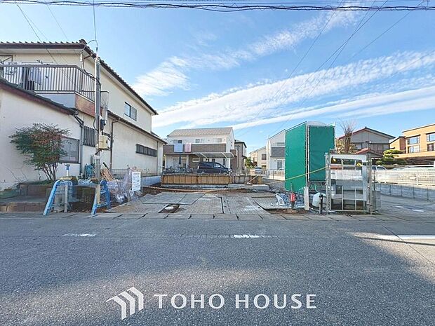 「現況」光り溢れる爽やかなお家。閑静な住宅地につき静かで穏やか採光窓が多く風通しも良好です。