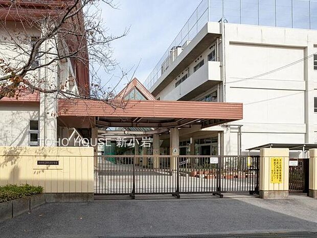 市川市立稲荷木小学校まで約480m。