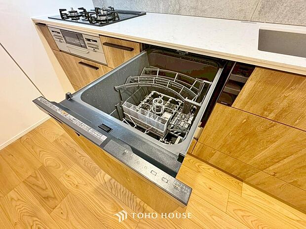 通常の手洗いでは使用出来ないほど高温のお湯や高圧水流を使うことにより汚れを効果的に落とすことができる。殺菌効果が非常に高く哺乳瓶などを使う家庭で需要が高く大変便利。