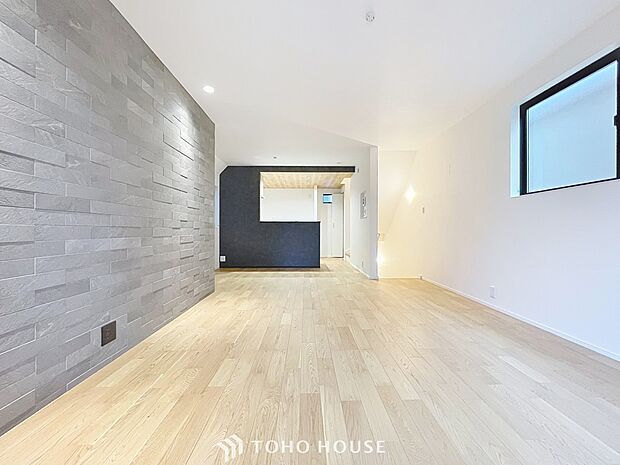 造りこんだ空間演出の妙が生み出す光と質のハーモニーはこの住宅のクオリティの良さを実感させてくれます。