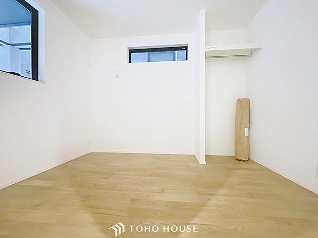 書斎としても、趣味やくつろぎのスペースとしてお使いいただけます。家族と一緒に楽しい時間を過ごす中にも、一人でくつろげる時間と場所は特別なものになります。