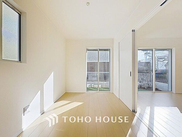 「二面採光・通風良好◎」居室に窓が2ヶ所あるので、明るさの確保と、風の通り道ができることで換気のしやすいお家になっています。