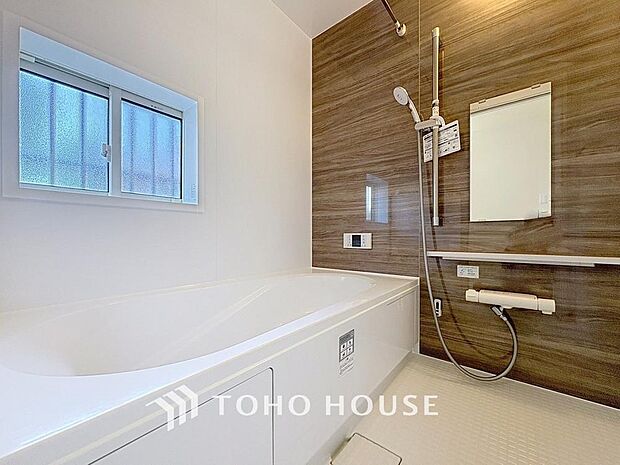 「一日の疲れをリフレッシュ。快適バスルーム。」癒しの空間バスルームです。天気に左右されずに洗濯物を乾かせる、浴室乾燥機・オートバス機能付きです。