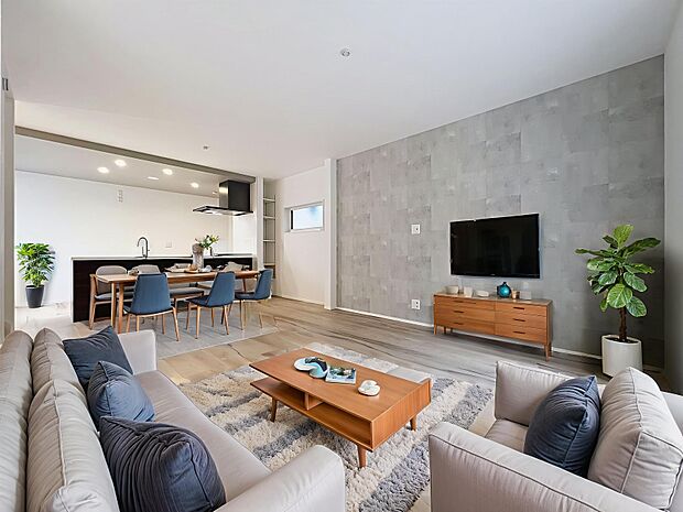 「憩いの場17.8帖リビング」くつろぎを愉しむリビングルームは憩いの場となります。リビングとダイニングの空間機能を活かし、巧みに使い分ける発想が、ライフスタイルに新しいゆとりをもたらします。