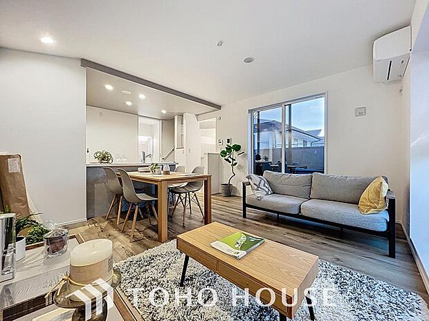 「グレイッシュカラーでまとめたインテリアコーディネート。」毎日過ごす場所だからこそ、飽きのこないデザインが大事。本当に欲しい「寛げる空間」を実感して頂けます。