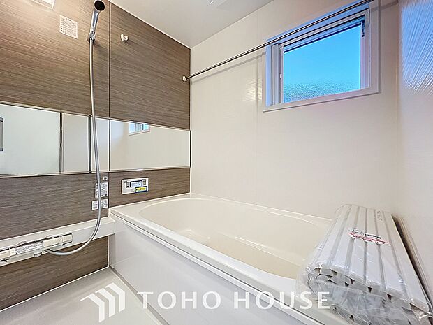 「一日の疲れをリフレッシュ。快適バスルーム。」癒しの空間バスルームです。天気に左右されずに洗濯物を乾かせる、浴室乾燥機・オートバス機能付きです。