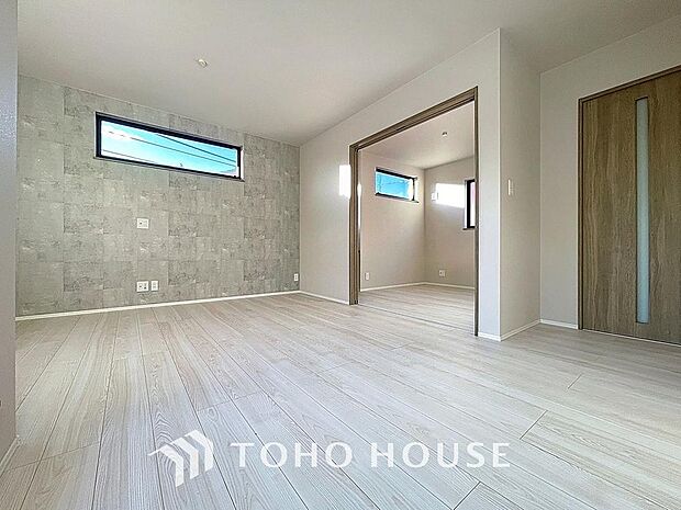 「憩いの場リビング」くつろぎを愉しむリビングルームは憩いの場となります。リビングとダイニングの空間機能を活かし、巧みに使い分ける発想が、ライフスタイルに新しいゆとりをもたらします。