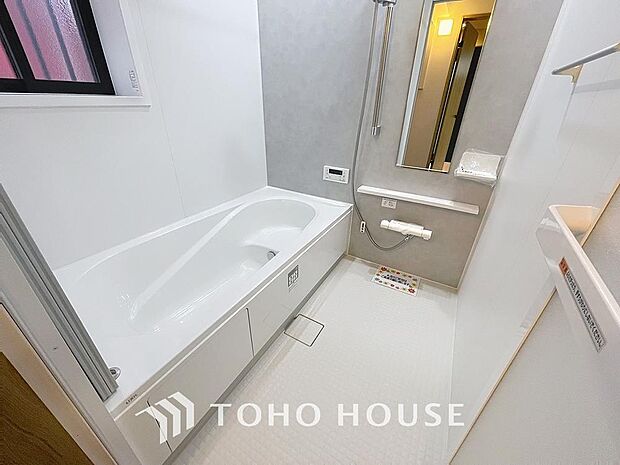 「一日の疲れをリフレッシュ。快適バスルーム。」癒しの空間バスルームです。天気に左右されずに洗濯物を乾かせる、浴室乾燥機・オートバス機能付きです。