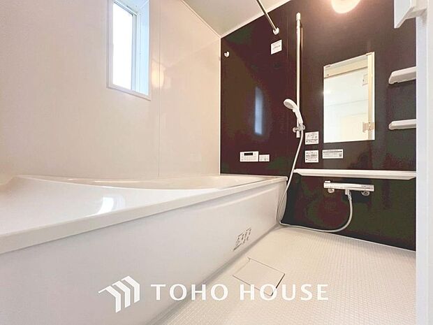 「一日の疲れをリフレッシュ。快適バスルーム。」癒しの空間バスルームです。天気に左右されずに洗濯物を乾かせる、浴室乾燥機・オートバス機能付きです。