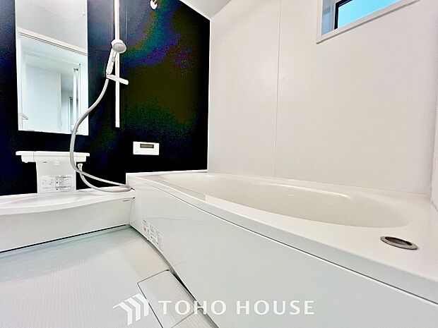 心地よいバスタイムを演出する浴室はゆとりあるサイズを採用。