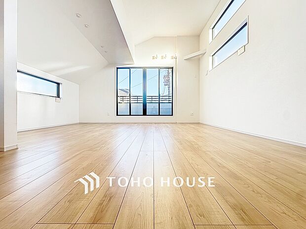 作り手の「気持ちの良いリビングでお過ごししていただきたい」という思いを感じさせます。